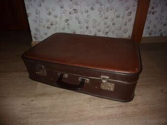 Starý retro kufr