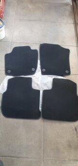 Sadu textilních koberců na Škodu Rapid