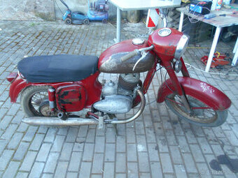 Jawa 250/353 kývačka