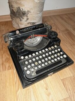 Starožitný psací stroj Underwood Portable