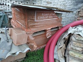 Přebytky stavebního materiálu - cihly HELUZ NATURE