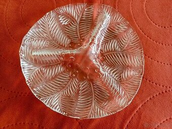 VELKÁ DĚLENÁ MÍSA - KRÁSNĚ ZDOBENÁ 28,5 CM - 1