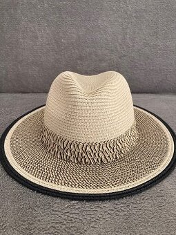Nový klobouk LAUREN RALPH LAUREN