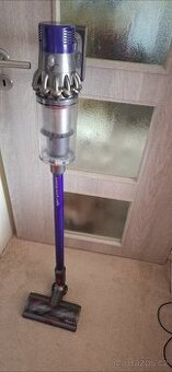 DYSON V10