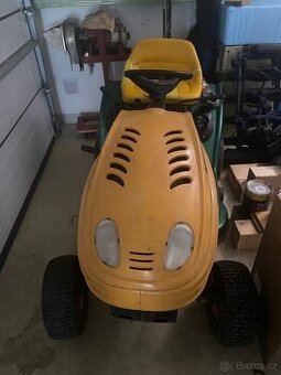 Zahradní traktor MTD YardMan