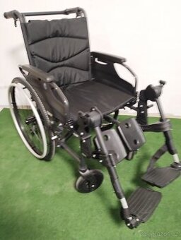 Mechanický invalidní vozík VERMEIREN, Zánovní stav
