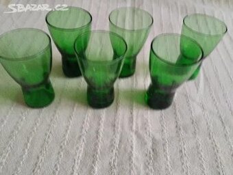 Zelená skleněná panáková souprava