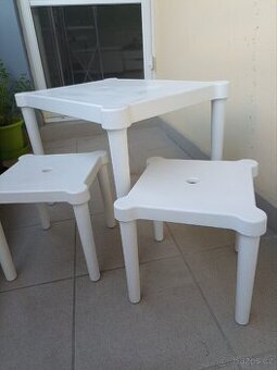 Ikea venkovní stolek a židličky