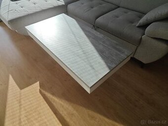 Konferenční stolek s úložným prostorem
