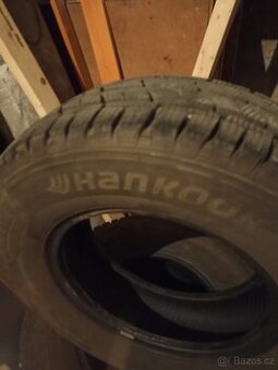 Hankook Zimní pneu 225/70 r15c, v super stavu