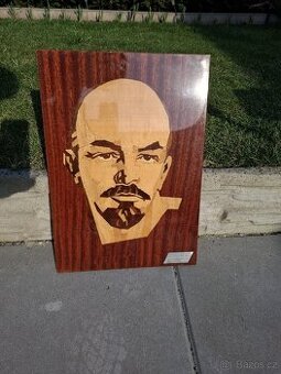 Obraz Lenina ze dřeva