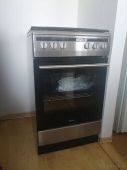 NOVÝ, NEPOUŽITÝ kombinovaný sporák Amica SP 5111 ZPX nerez