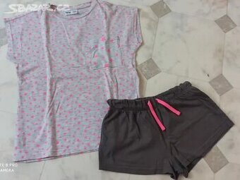 Dívčí letní pyžamo - vel. 134/140 - top stav