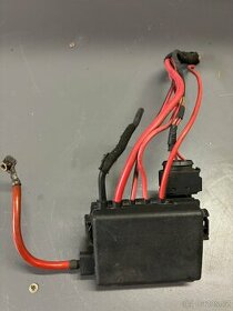 Octavia 1 1.8T nosič pojistek 1J0 937 550 AF