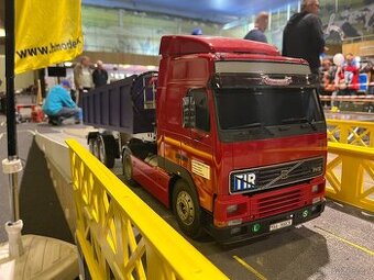 Tamiya Volvo FH12 Globetrotter 420