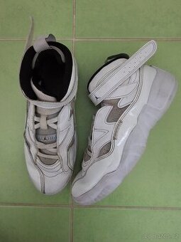 Prodám boty Nike Jordan, vel. 35