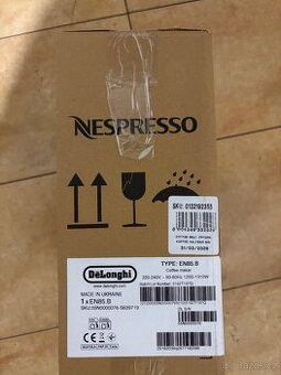 Kávovar Nespresso De'Longhi Essenza Black EN85.B