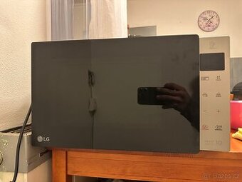 Mikrovlnná trouba LG MH6535NBS/00 – nerez, gril, TOP stav