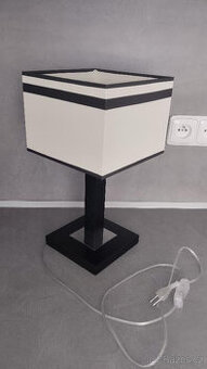 STOLNÍ SVÍTILNA - LAMPA