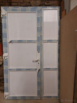 Prodám plastová vrata
