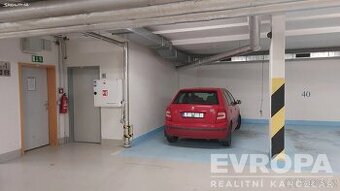 Pronájem garážového stání v Hostivaři, přístup nonstop