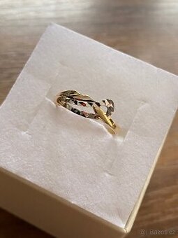 Zlatý dámský prstýnek