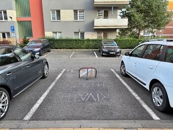 prodej venkovního parkovacího místa - 1