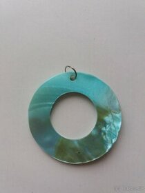 Přívěsek z perleti