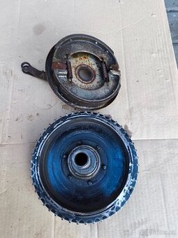 Jawa Pérák rozeta kola s brzdovým štítem