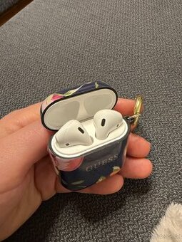 Apple AirPods 2. generace
