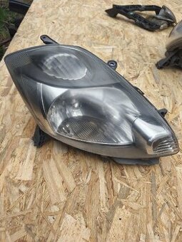 Subaru Justy světlo přední pravé