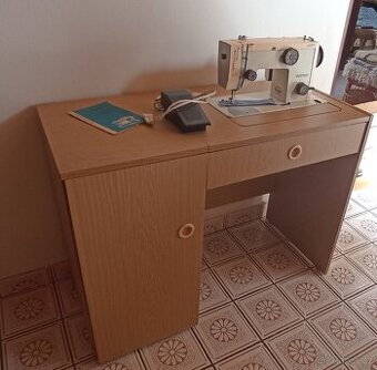 Šicí stroj zn. Veritas