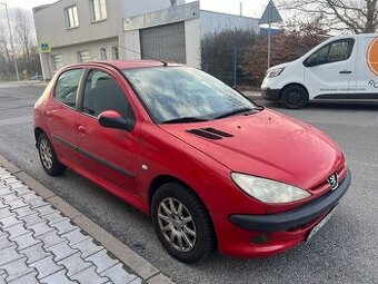 Peugeot 206 1.4i  rok 2005. Klima. el.okna. Centrál…