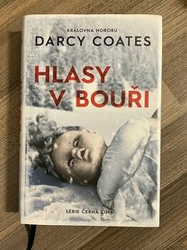 kniha Hlasy v bouři - Darcy Coates