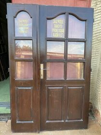 Dveře dvoudílné dřevěné 125 cm, čiré sklo, hnědé