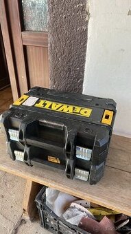 Kufr Dewalt pro akučku