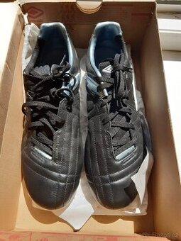 Kopačky UMBRO vel. 41