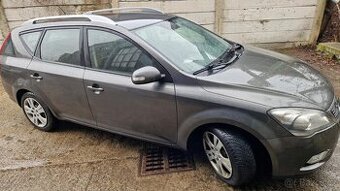 rozprodam kia ceed sw facelift 1.6 crdi 85kw 2010 rozprodam