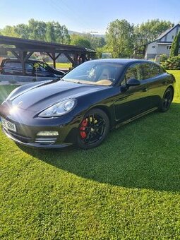 Porsche Panamera 4