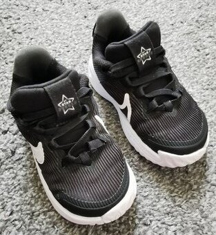Dětské tenisky Nike star runner 4 - vel. 25 (14cm)