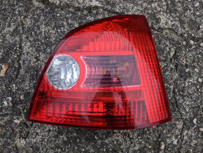 Honda Civic VII - originální světlo - zadní pravé