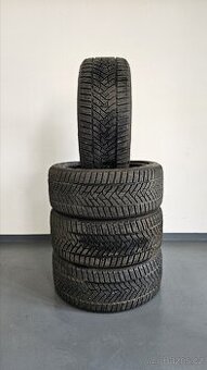 Zimní pneumatiky 235/45/18, Dunlop, DOT3321