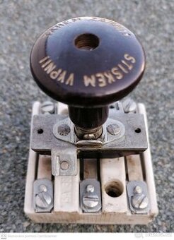 Tahen zapni - stiskem vypni - 1