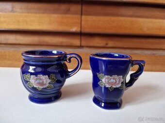 Miniatury z modrého porcelánu, 2 ks