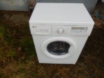Automatická pračka LG, 5kg, funkční, 6 měsíců záruka.