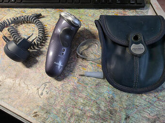 Prodám holicí strojek Philips Philishave 6852