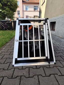 Prodám přepravku na psa do auta