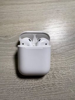 Apple AirPods (2. generácia)