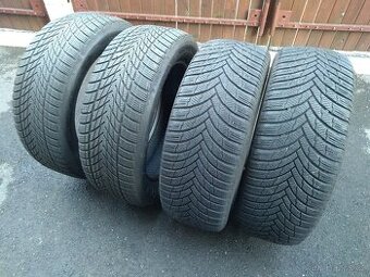 Prodám zimní gumy Firestone + Goodyear 205/55 R17 DOT 1723