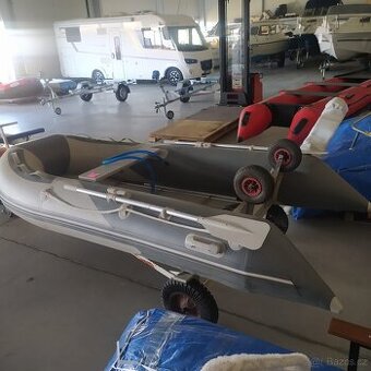 Člun Czech Marine 310 - včetně sklopných koleček